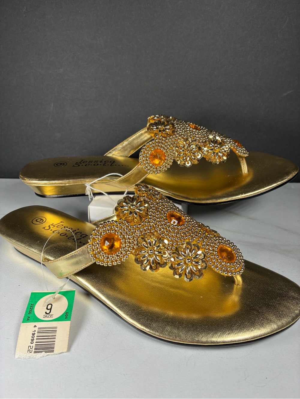 Jessica Scott Vintage Glam Gold Jeweled Floral Thong Flats - Size 9